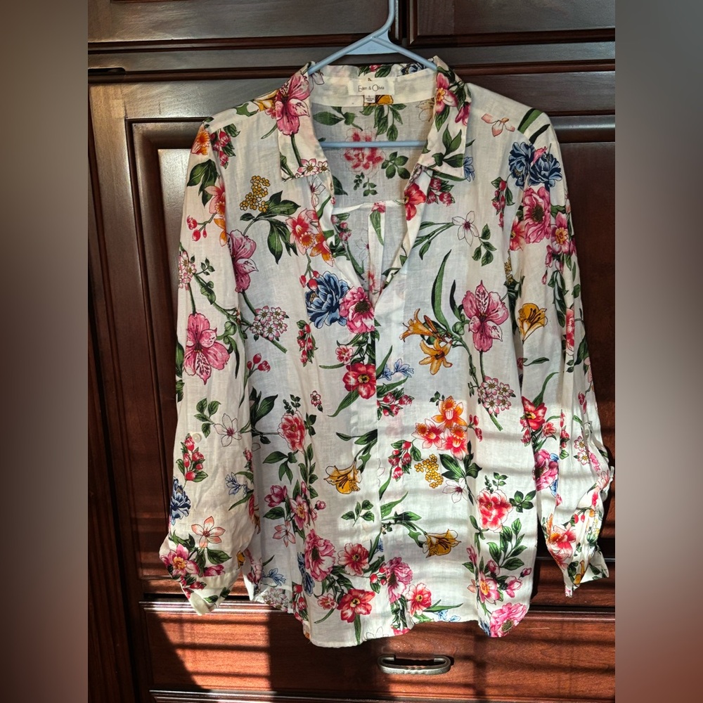 Eden and Olivia size L multi colored botanical print blouse